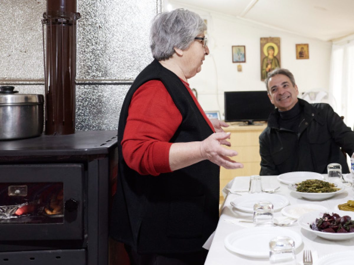 Η «κυρά του Δέλτα» του Έβρου έκανε το τραπέζι στον Μητσοτάκη με σαρακοστιανά, δείτε φωτογραφίες