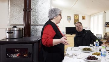 Η «Κυρά του Δέλτα»… φίλεψε τον Μητσοτάκη ντολμαδάκια και άλλα νηστίσιμα