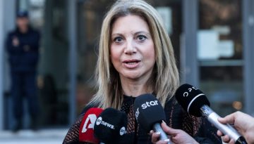 &Eta; &Mu;. &Kappa;&alpha;&rho;&upsilon;&sigma;&tau;&iota;&alpha;&nu;&omicron;ύ, &tau;&omicron; &laquo;&sigma;ύ&sigma;&tau;&eta;&mu;&alpha;&raquo; &kappa;&alpha;&iota; &eta; &sigma;&tau;&epsilon;&rho;&iota;ά &pi;&omicron;&upsilon; &psi;ά&chi;&nu;&epsilon;&iota;