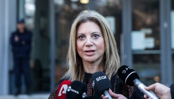 &Eta; &Mu;&alpha;&rho;ί&alpha; &Kappa;&alpha;&rho;&upsilon;&sigma;&tau;&iota;&alpha;&nu;&omicron;ύ &zeta;&eta;&tau;ά &epsilon;&kappa; &nu;έ&omicron;&upsilon; &alpha;&pi;ό &tau;&omicron;&nu; &pi;&rho;&omega;&theta;&upsilon;&pi;&omicron;&upsilon;&rho;&gamma;ό &epsilon;&nu;&eta;&mu;έ&rho;&omega;&sigma;&eta; &gamma;&iota;&alpha; &tau;&alpha; &epsilon;&lambda;&lambda;&eta;&nu;&omicron;&tau;&omicron;&upsilon;&rho;&kappa;&iota;&kappa;ά