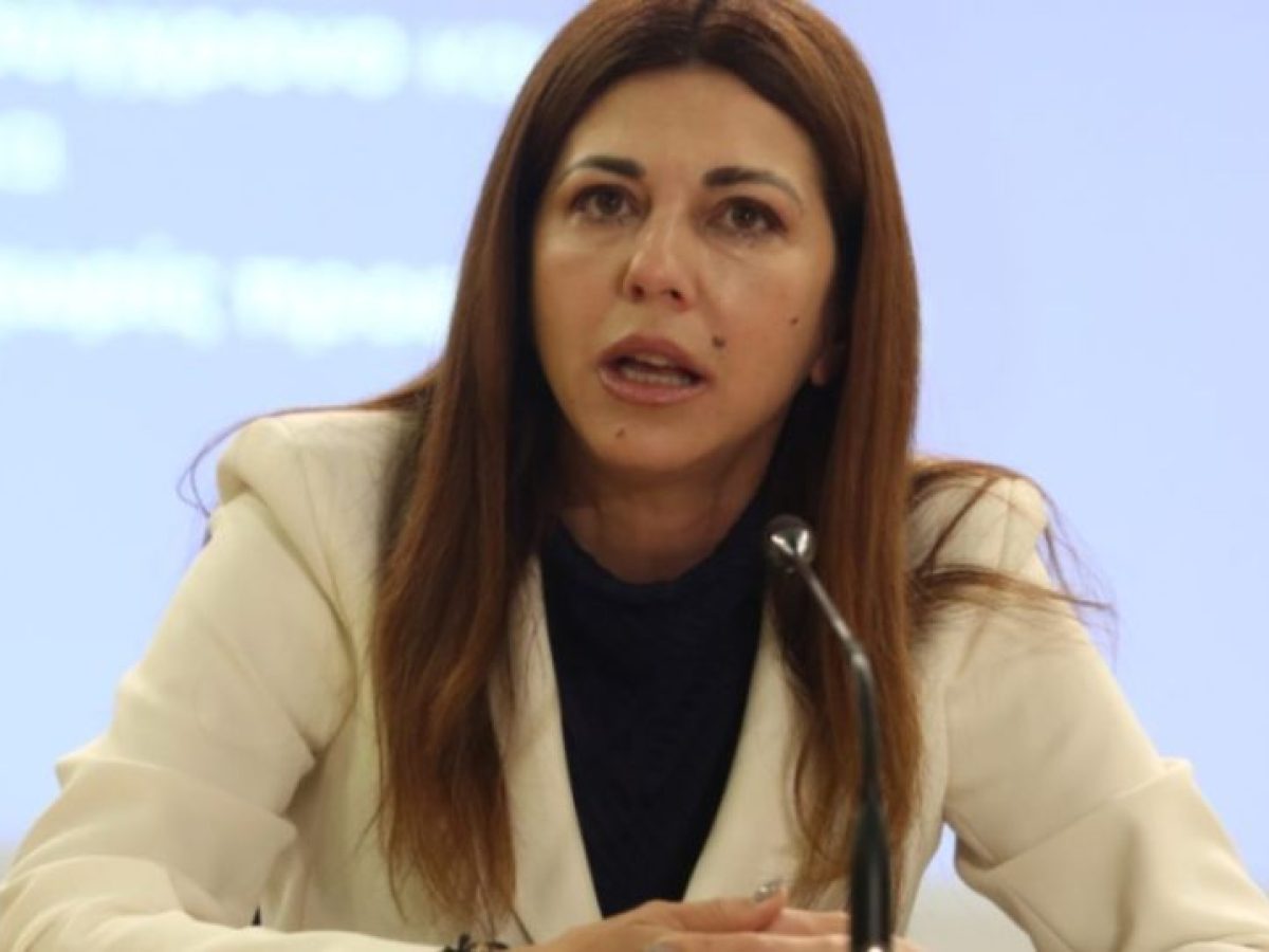 Η Ζαχαράκη ανοίγει τα χαρτιά της για το Λύκειο: Διάλογος χωρίς «κόκκινες γραμμές», αλλά με Πανελλαδικές