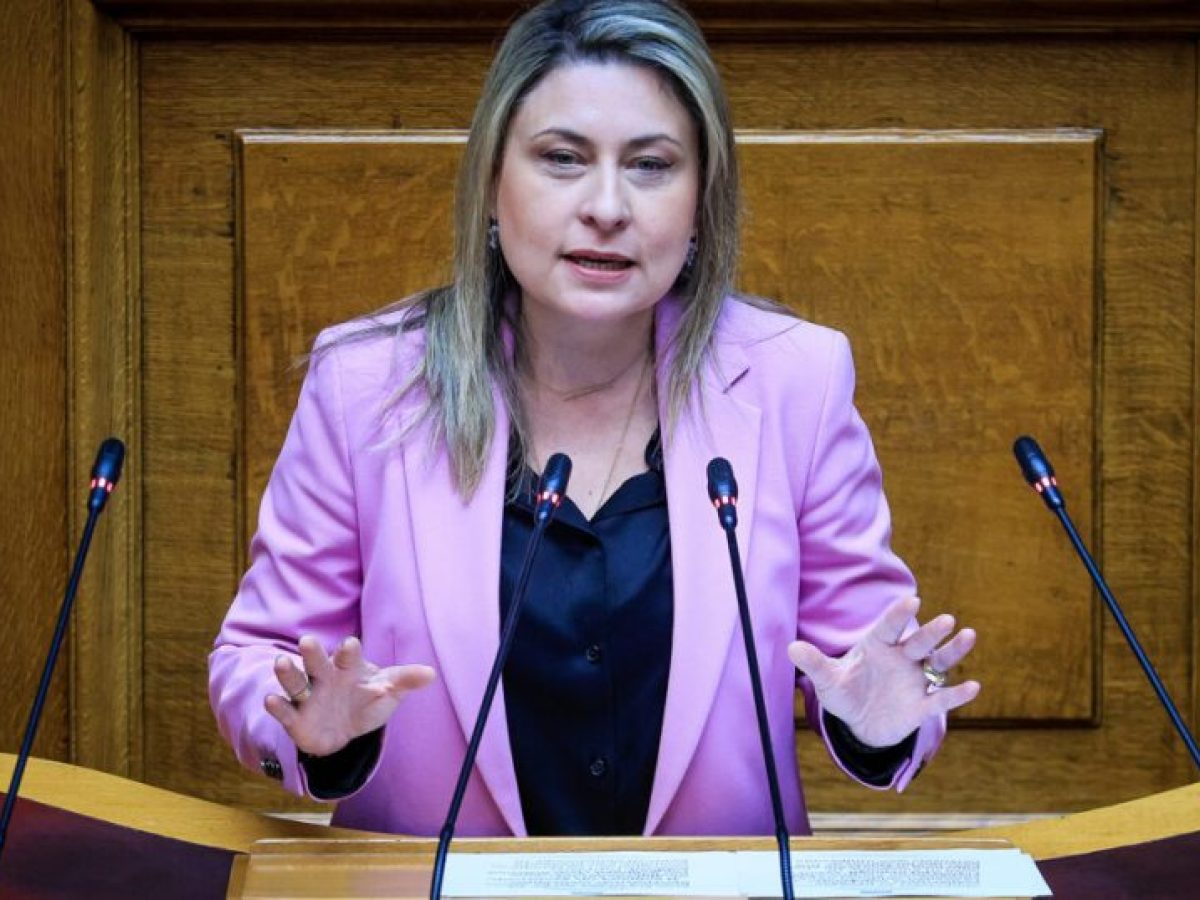 Η Αλεξοπούλου ζητά συγγνώμη μετά το πρωθυπουργικό «άδειασμα»