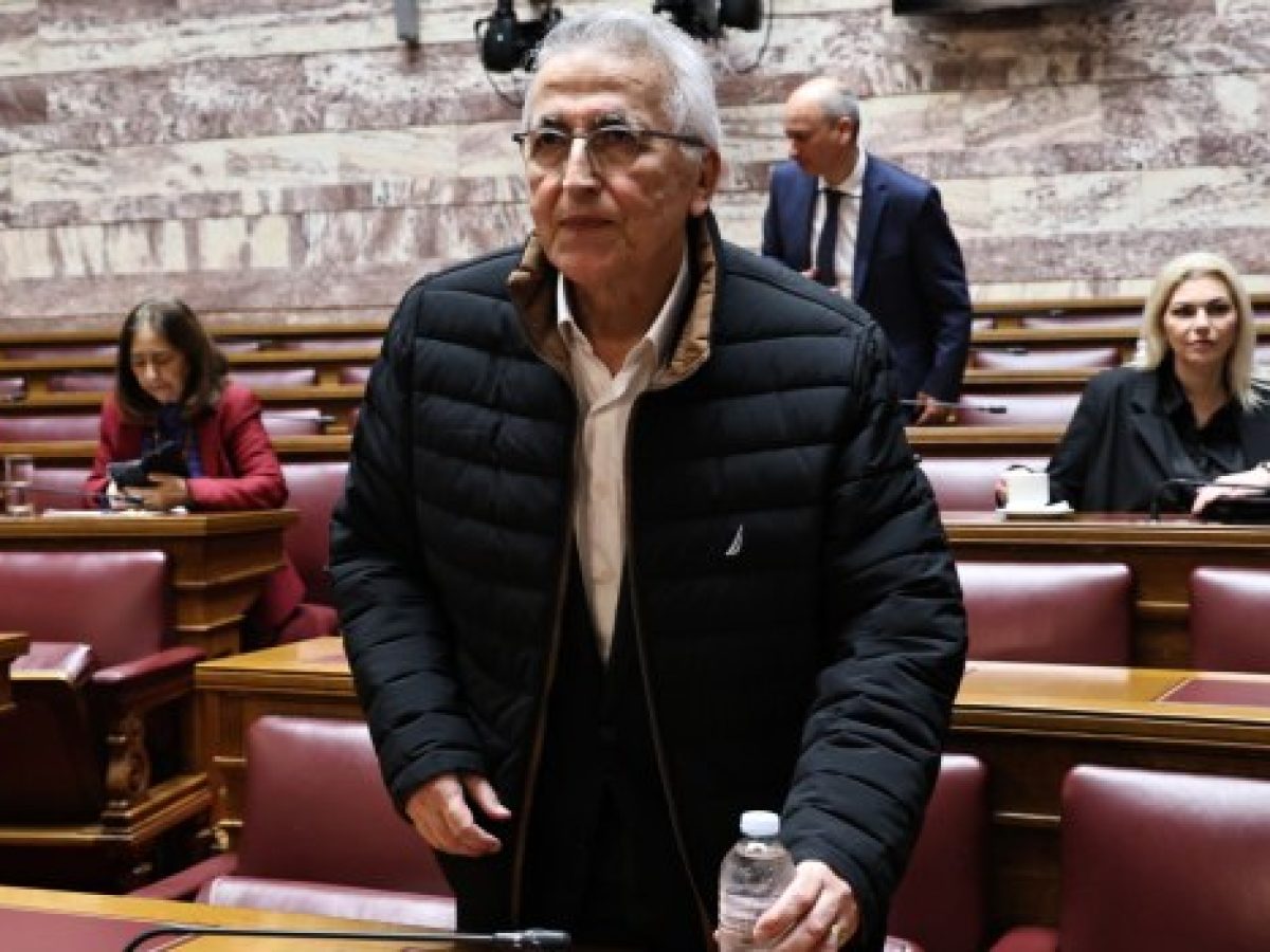 «Είναι σκάνδαλο που αγγίζει και την κυβέρνηση» – Τι λένε τα κόμματα για την υπόθεση Παναγόπουλου