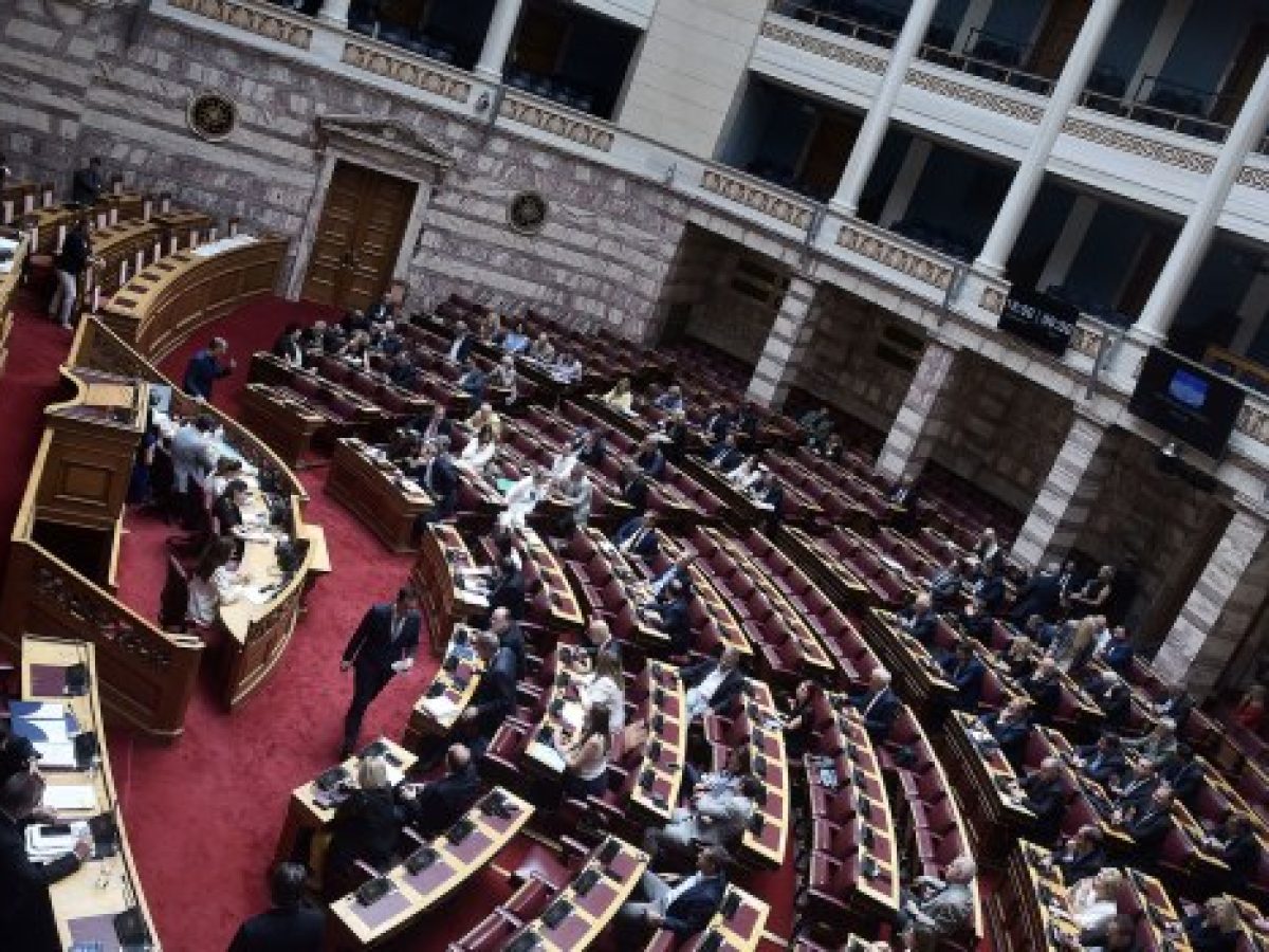Υπερψηφίστηκε το νομοσχέδιο για τις συλλογικές συμβάσεις