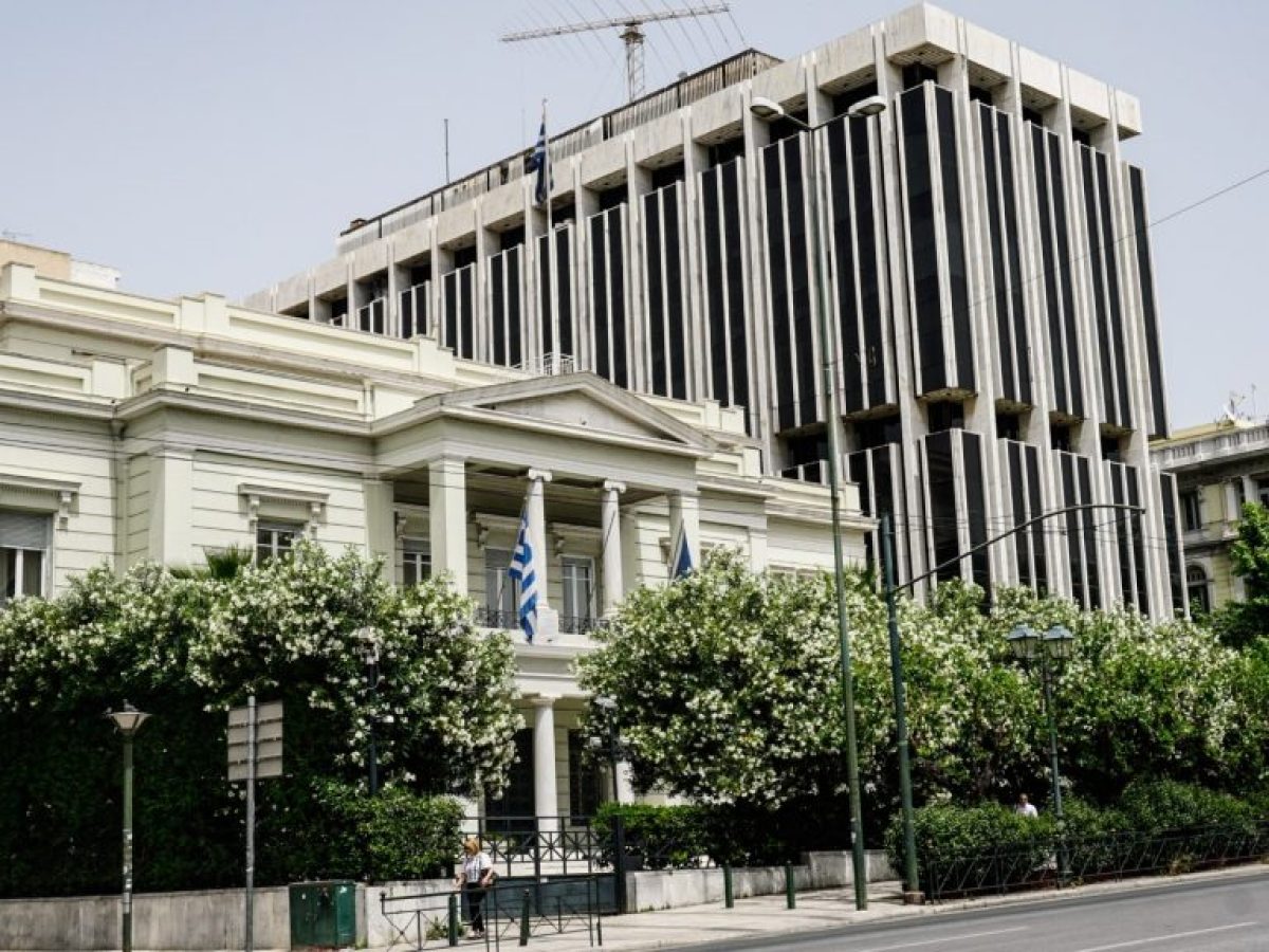 ΥΠΕΞ: Παρακολουθούμε στενά και με ανησυχία τις εξελίξεις στο Ιράν και την περιοχή της Μέσης Ανατολής