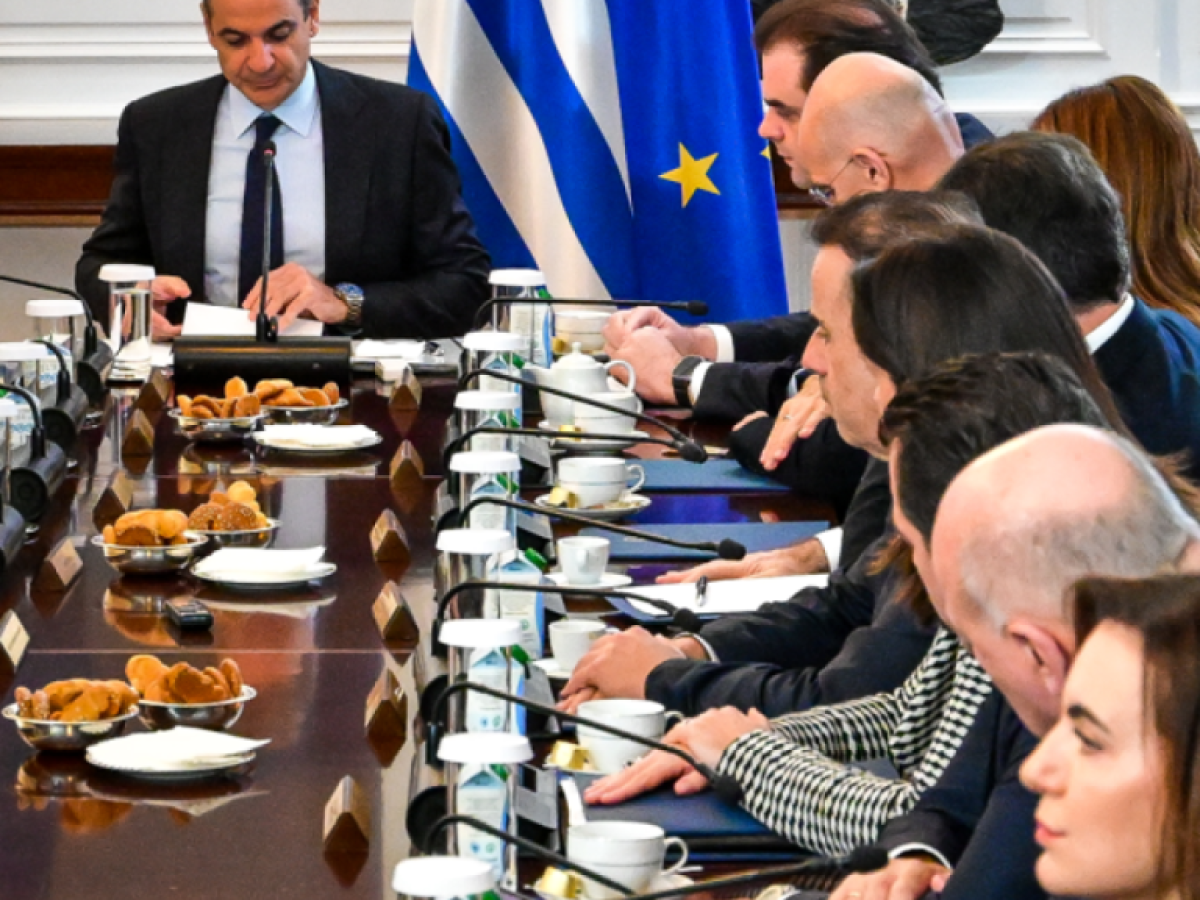 Υπουργικό Συμβούλιο υπό τον πρωθυπουργό την Πέμπτη – Παρουσίασεις και εισηγήσεις πέντε υπουργείων