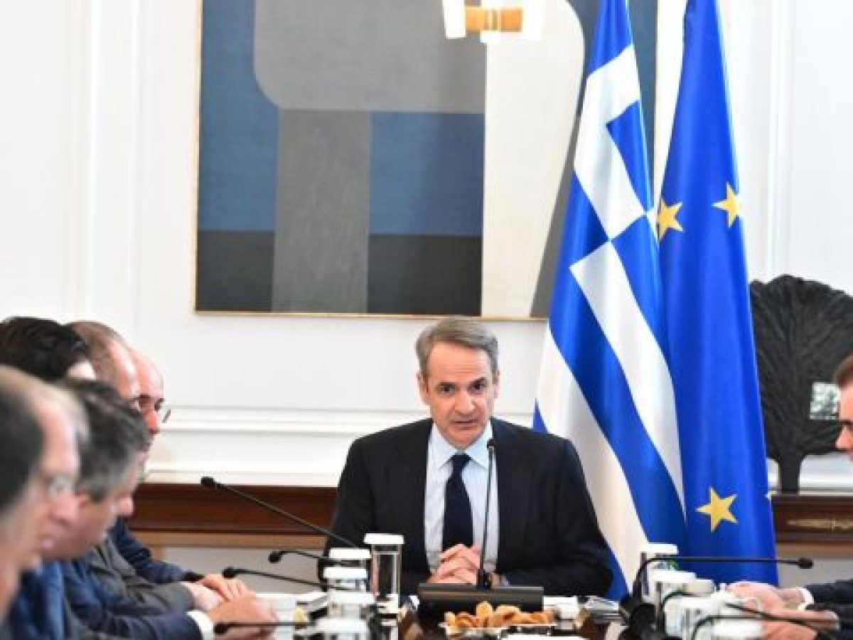 Υπουργικό Συμβούλιο με επίκεντρο τις ενεργειακές συμφωνίες: Τι θα πουν Μητσοτάκης – Παπασταύρου για Chevron-Helleniq Ener