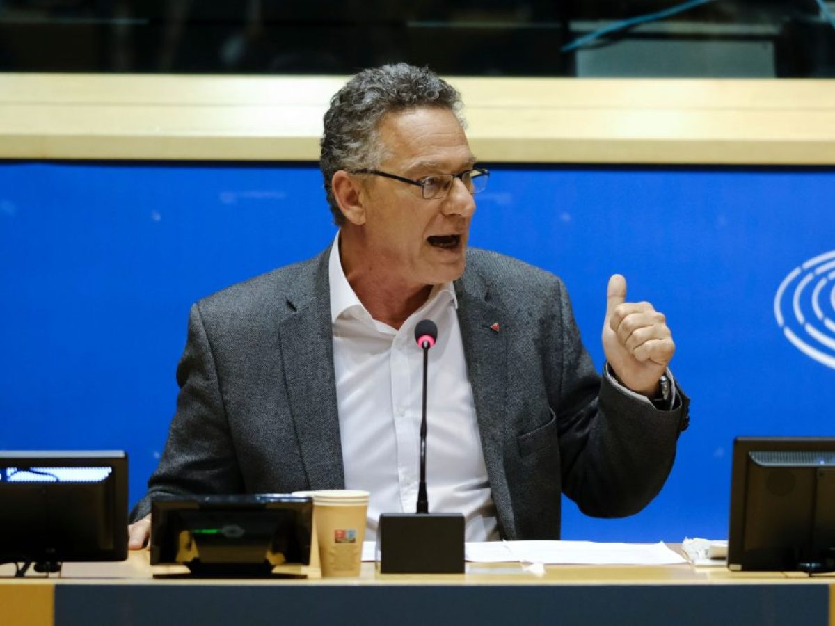 Κ. Αρβανίτης: Στην Κομισιόν ο εκφοβισμός του Χρ. Αβραμίδη – «Η ελευθερία του Τύπου δεν είναι διαπραγματεύσιμη»