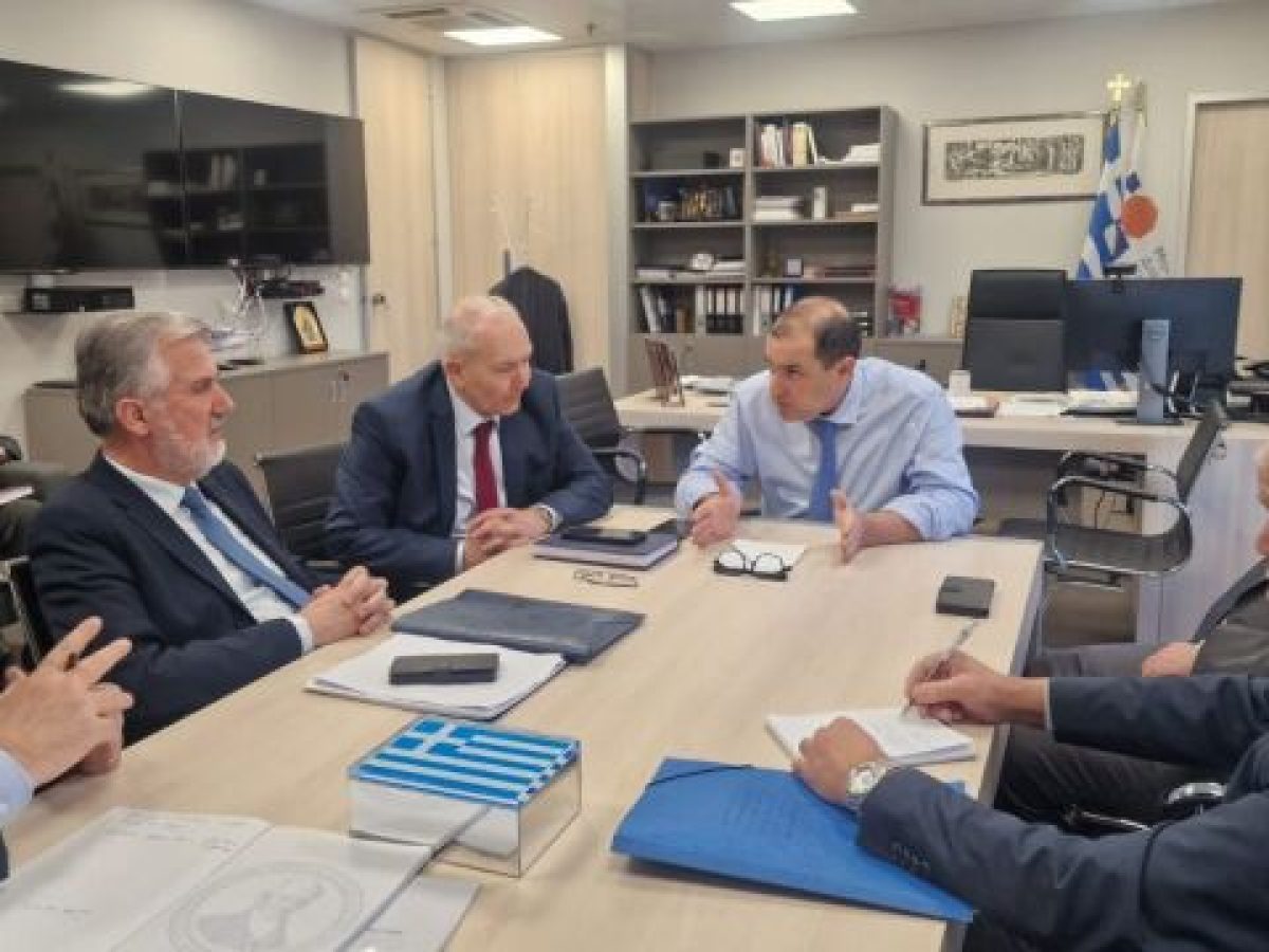 Κακοκαιρία στη Κέρκυρα: Σύσκεψη συγκάλεσε ο Κατσαφάδος για την αποκατάσταση των ζημιών – Έμφαση στα προβλήματα στο οδικό