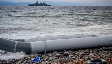 Κάνουν «γαργάρα» την ανέλκυση του σκάφους των μεταναστών