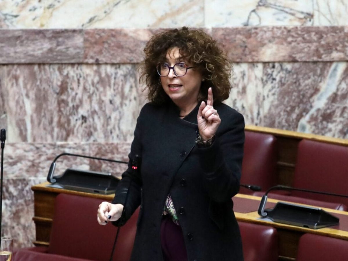 Καραγεωργοπούλου: Το «φίλτρο της Ζωής» και η αντίστροφη μέτρηση με την ΑΙ παρουσίαση – «Τώρα διαβάζω την “Ιθάκη” του Τσίπ