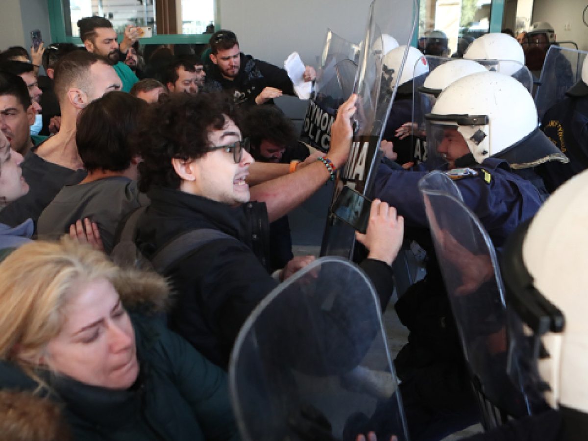 Καρανίκας για τα επεισόδια με τον Γεωργιάδη στη Νίκαια: Παρακμιακοί δημόσιοι υπάλληλοι που βελάζουν με κραυγές και επιτίθ