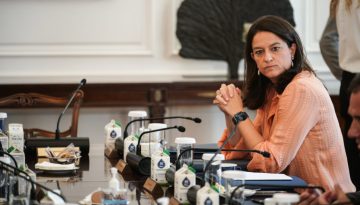 &Kappa;&epsilon;&rho;&alpha;&mu;έ&omega;&sigmaf; &gamma;&iota;&alpha; &upsilon;&pi;ό&theta;&epsilon;&sigma;&eta; &Pi;&alpha;&nu;&alpha;&gamma;ό&pi;&omicron;&upsilon;&lambda;&omicron;&upsilon;: &Kappa;&alpha;&tau;&eta;&gamma;&omicron;&rho;ί&epsilon;&sigmaf; &gamma;&iota;&alpha; έ&nu;&alpha; &phi;&upsilon;&sigma;&iota;&kappa;ό &pi;&rho;ό&sigma;&omega;&pi;&omicron;, ό&chi;&iota; &gamma;&iota;&alpha; &tau;&eta; &Gamma;&Sigma;&Epsilon;&Epsilon;