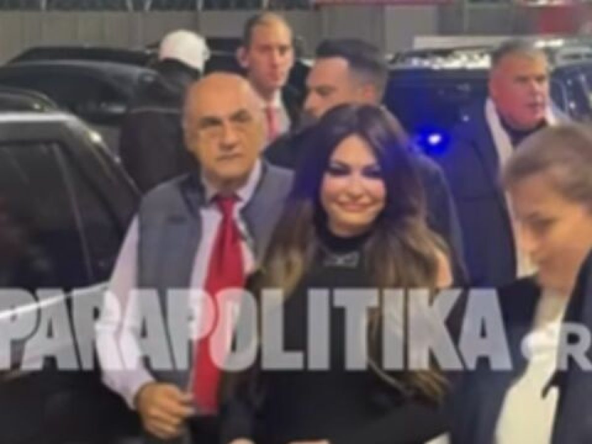 Κίμπερλι Γκιλφόιλ: Στο Καραϊσκάκη για το ντέρμπι αιωνίων η πρέσβειρα των ΗΠΑ (Βίντεο)