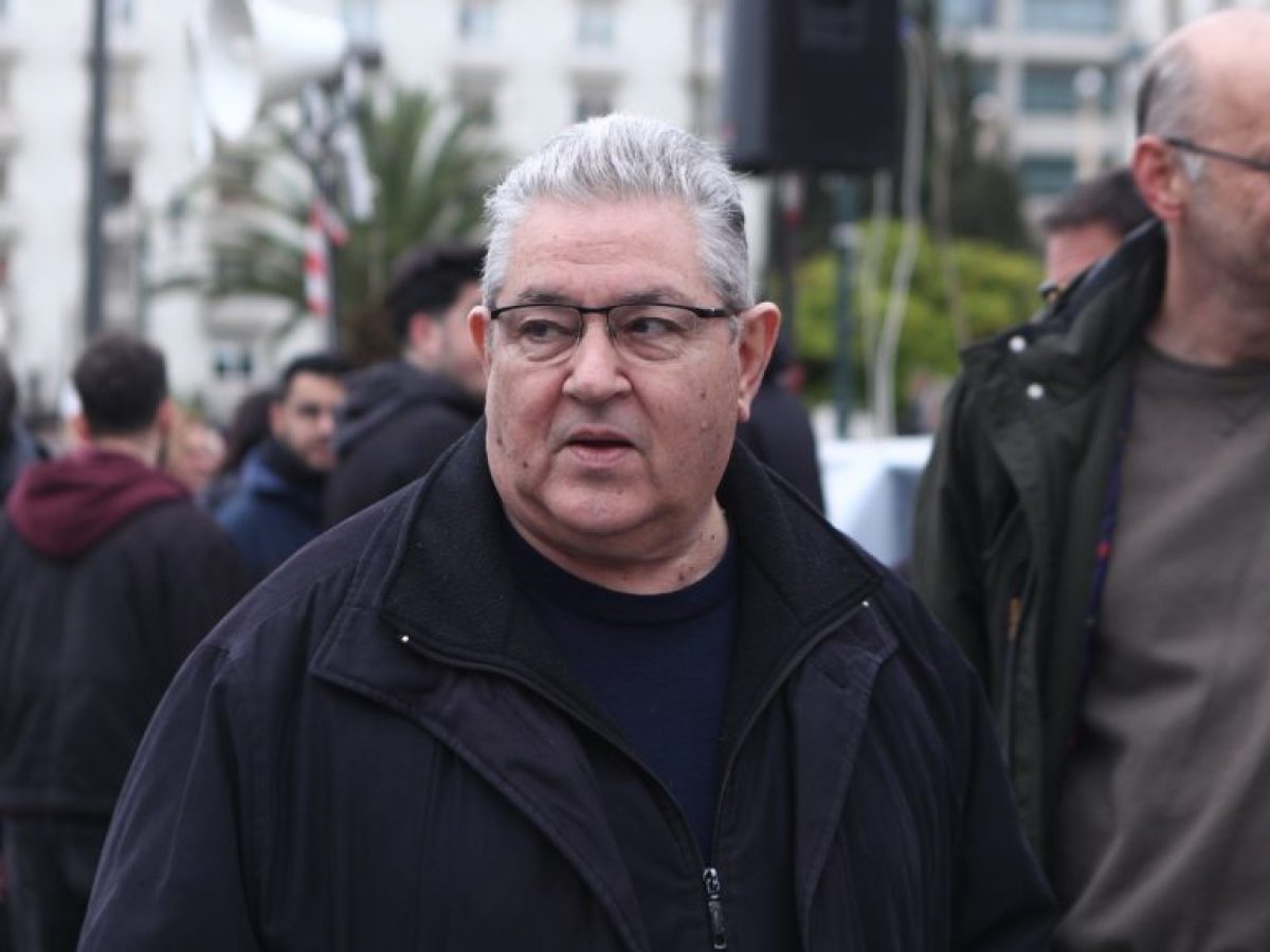ΚΚΕ: Μάχη κατά του νομοσχεδίου για τις ΣΣΕ με φόντο την υπόθεση Παναγόπουλου