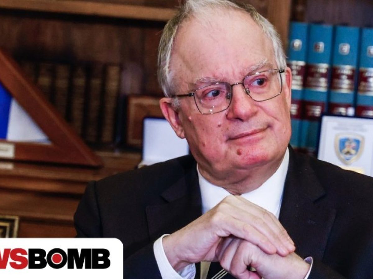 &Kappa;&omega;&nu;&sigma;&tau;&alpha;&nu;&tau;ί&nu;&omicron;&sigmaf; &Tau;&alpha;&sigma;&omicron;ύ&lambda;&alpha;&sigmaf;: &laquo;&Alpha;&nu;&epsilon;&xi;ί&tau;&eta;&lambda;&eta; &eta; &tau;&iota;&mu;ή &pi;&rho;&omicron;&sigmaf; &tau;&omicron;&upsilon;&sigmaf; &alpha;&sigma;&tau;&upsilon;&nu;&omicron;&mu;&iota;&kappa;&omicron;ύ&sigmaf; &pi;&omicron;&upsilon; έ&pi;&epsilon;&sigma;&alpha;&nu; &epsilon;&nu; &upsilon;&pi;&eta;&rho;&epsilon;&sigma;ί&alpha;&raquo;