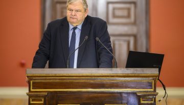 &Kappa;ό&nu;&tau;&rho;&alpha; &Beta;&epsilon;&nu;&iota;&zeta;έ&lambda;&omicron;&upsilon; &ndash; &Kappa;&upsilon;&beta;έ&rho;&nu;&eta;&sigma;&eta;&sigmaf; &gamma;&iota;&alpha; &tau;&omicron; Ά&rho;&theta;&rho;&omicron; 86 &ndash; &Tau;&alpha; &epsilon;&kappa;&alpha;&tau;έ&rho;&omega;&theta;&epsilon;&nu; &pi;&upsilon;&rho;ά