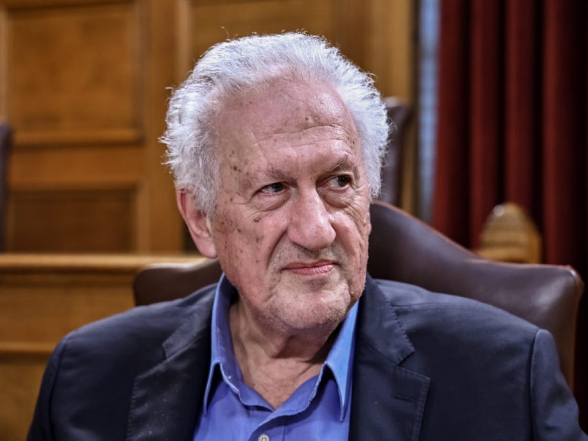 Κώστας Σκανδαλίδης στο ΒΗΜΑ: Ο Μητσοτάκης θέλει να ρευστοποιήσει το ΠαΣοΚ γιατί το φοβάται