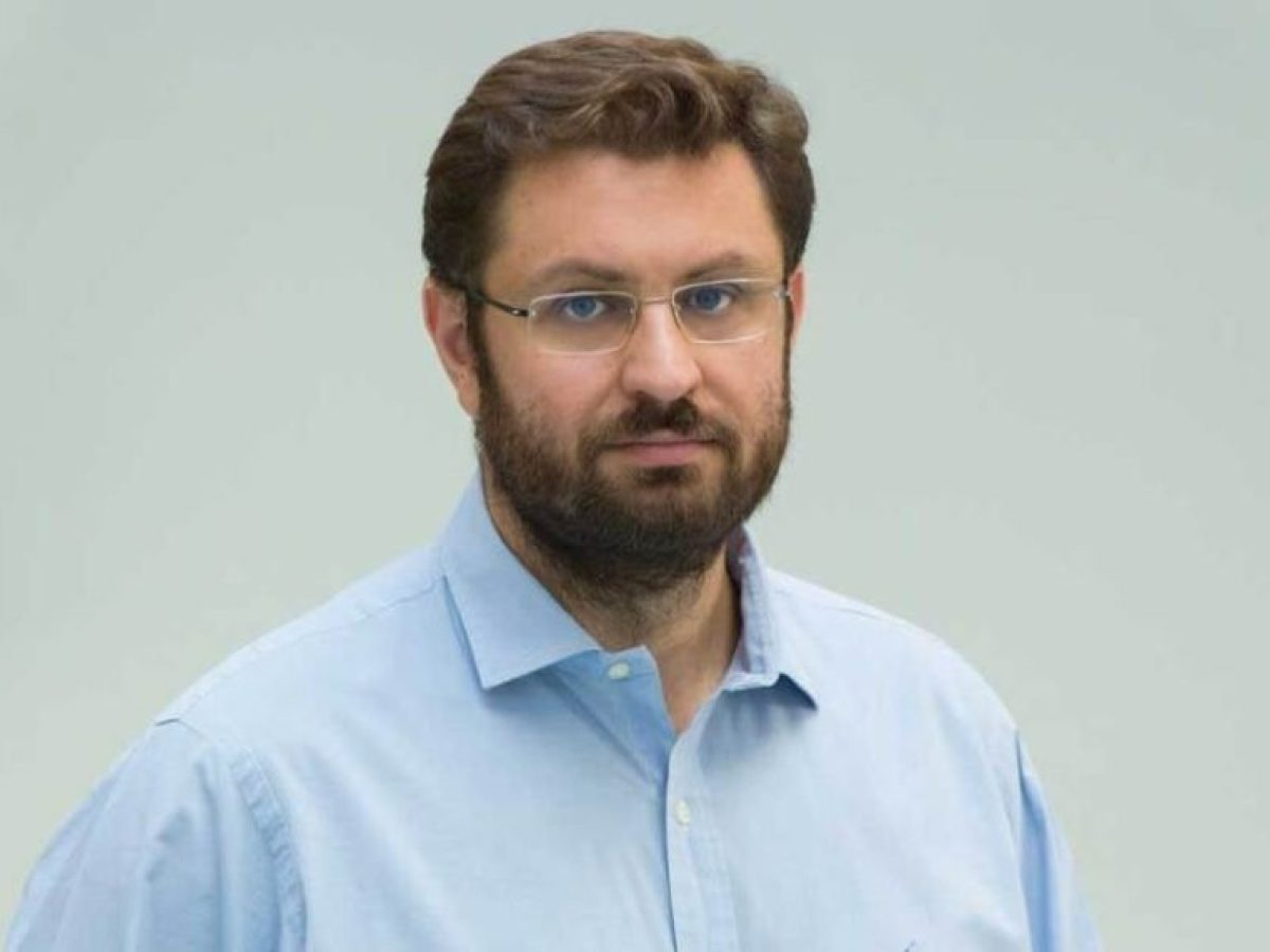 Κώστας Ζαχαριάδης: Τι σχέση έχει η σημερινή ΝΔ με το κόμμα που νομιμοποίησε το ΚΚΕ το 1974;