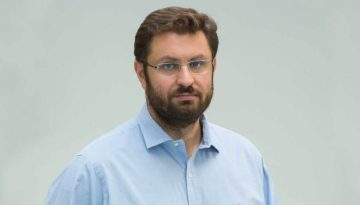 Κώστας Ζαχαριάδης: Τι σχέση έχει η σημερινή ΝΔ με το κόμμα που νομιμοποίησε το ΚΚΕ το 1974;