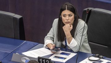 Λατινοπούλου: «Ζητούσε δημόσια την εκτέλεσή μου – Η ανοχή στα αριστερά σκουπίδια δεν περνάει»