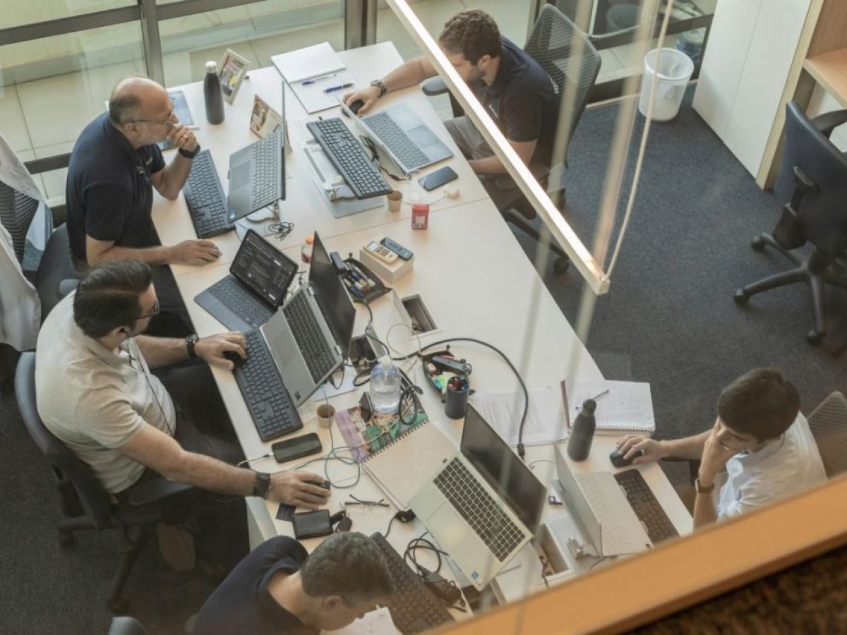 Λίγοι και εκλεκτοί στο πάρτι της κατάρτισης