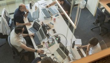 &Lambda;ί&gamma;&omicron;&iota; &kappa;&alpha;&iota; &epsilon;&kappa;&lambda;&epsilon;&kappa;&tau;&omicron;ί &sigma;&tau;&omicron; &pi;ά&rho;&tau;&iota; &tau;&eta;&sigmaf; &kappa;&alpha;&tau;ά&rho;&tau;&iota;&sigma;&eta;&sigmaf;