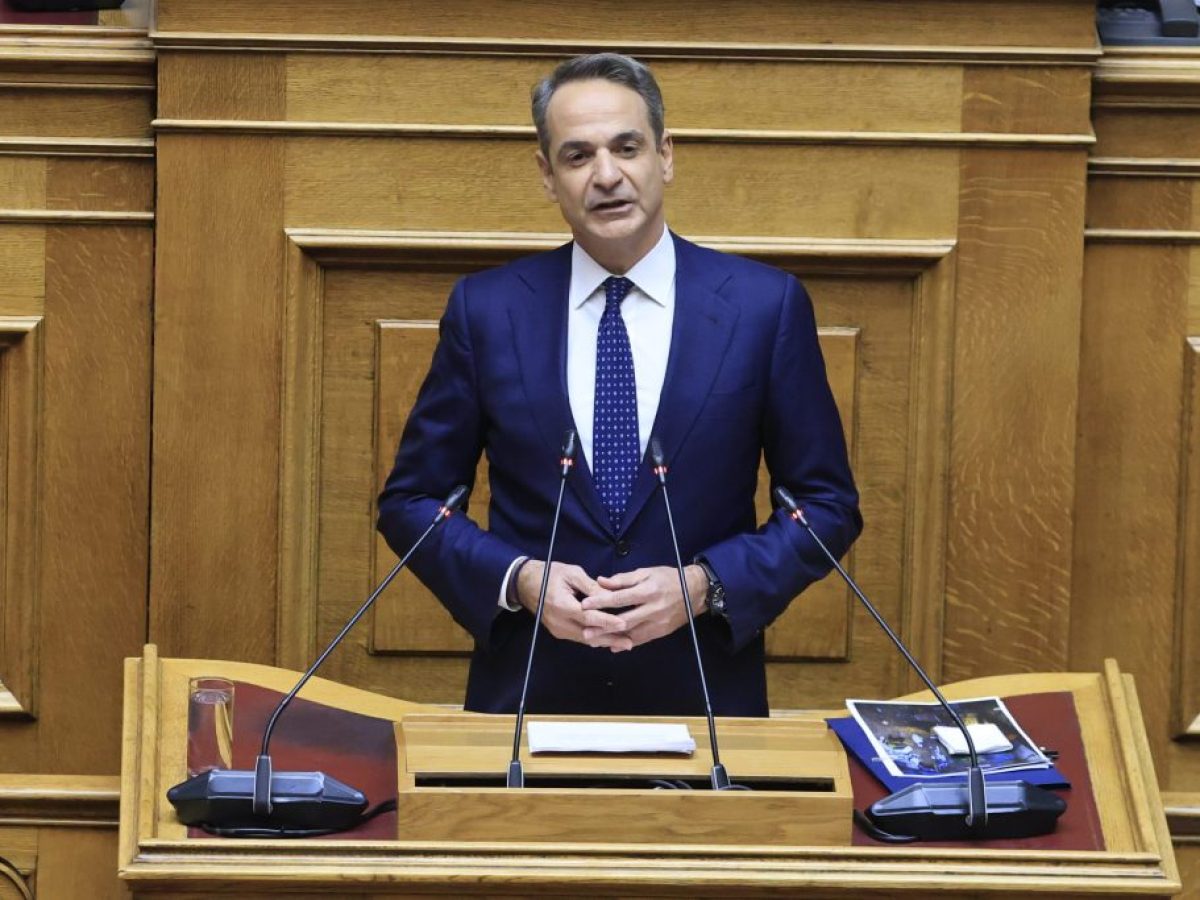 «Μάχη» στη Βουλή σήμερα για τις υποκλοπές – Εξηγήσεις Μητσοτάκη, σφυροκόπημα Ανδρουλάκη