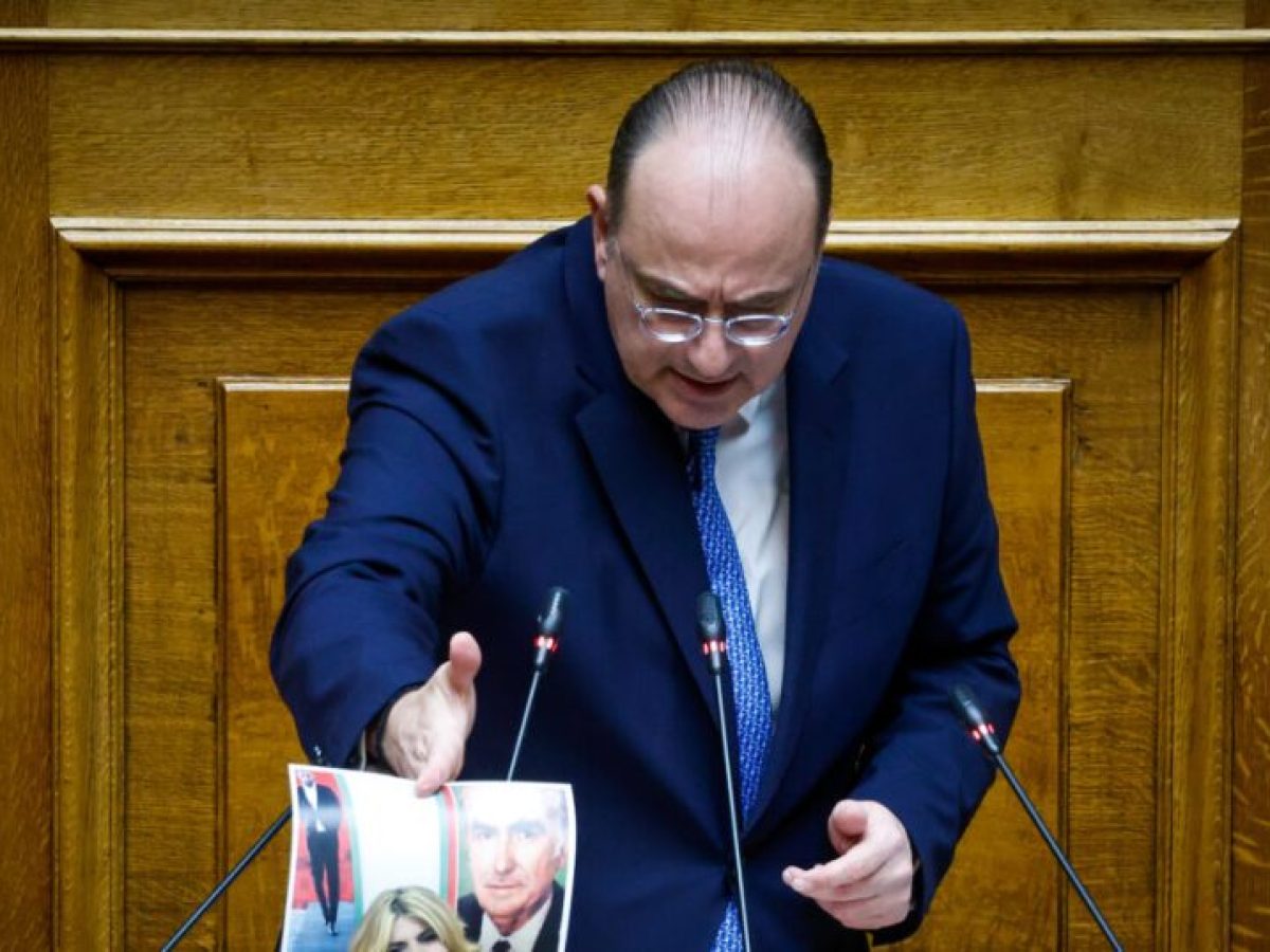 Μακάριος Λαζαρίδης για σκάνδαλο στον ΟΠΕΚΑ: «Γνώριζε ο Ανδρουλάκης για τη στενή του συνεργάτιδα;»