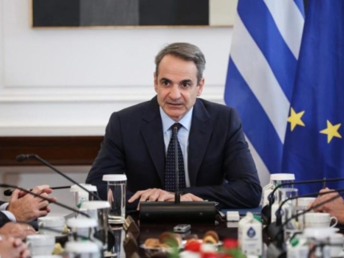Μαραθώνιος στο Μαξίμου: Ο Μητσοτάκης ζυγίζει φόρους, παροχές και αγορές στο ΚΥΣΟΙΠ