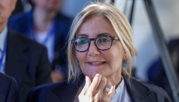 Μαρέβα Μητσοτάκη: Το «ευχαριστώ» στο προσωπικό του ΚΑΤ