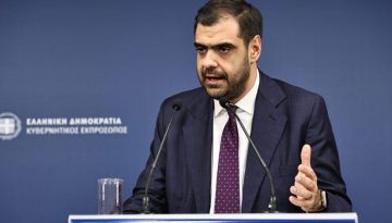 &Mu;&alpha;&rho;&iota;&nu;ά&kappa;&eta;&sigmaf; &gamma;&iota;&alpha; &upsilon;&pi;&omicron;&kappa;&lambda;&omicron;&pi;έ&sigmaf; &kappa;&alpha;&iota; &Alpha;&nu;&delta;&rho;&omicron;&upsilon;&lambda;ά&kappa;&eta;: &laquo;&Nu;&alpha; &alpha;&pi;&omicron;&phi;&alpha;&sigma;ί&sigma;&omicron;&upsilon;&nu; &sigma;&tau;&eta;&nu; &alpha;&xi;&iota;&omega;&mu;&alpha;&tau;&iota;&kappa;ή &alpha;&nu;&tau;&iota;&pi;&omicron;&lambda;ί&tau;&epsilon;&upsilon;&sigma;&eta; &alpha;&nu; &epsilon;&mu;&pi;&iota;&sigma;&tau;&epsilon;ύ&omicron;&nu;&tau;&alpha;&iota; &tau;&eta; &Delta;&iota;&kappa;&alpha;&iota;&omicron;&sigma;ύ&nu;&eta;&raquo;