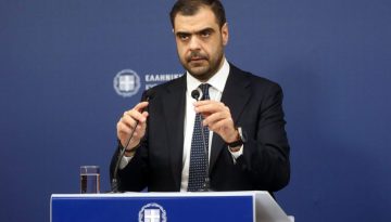 &Mu;&alpha;&rho;&iota;&nu;ά&kappa;&eta;&sigmaf; &gamma;&iota;&alpha; &Beta;&epsilon;&nu;&iota;&zeta;έ&lambda;&omicron;: &Omicron;&xi;ύ&mu;&omega;&rho;&omicron; &omicron; &epsilon;&mu;&pi;&nu;&epsilon;&upsilon;&sigma;&tau;ή&sigmaf; &tau;&omicron;&upsilon; &laquo;&alpha;&mu;&epsilon;&lambda;&lambda;&eta;&tau;ί&raquo; &nu;&alpha; &kappa;&alpha;&tau;&eta;&gamma;&omicron;&rho;&epsilon;ί &tau;&eta;&nu; &kappa;&upsilon;&beta;έ&rho;&nu;&eta;&sigma;&eta; &gamma;&iota;&alpha; &sigma;&upsilon;&nu;&tau;&alpha;&gamma;&mu;&alpha;&tau;&iota;&kappa;ό &lambda;&alpha;ϊ&kappa;&iota;&sigma;&mu;ό
