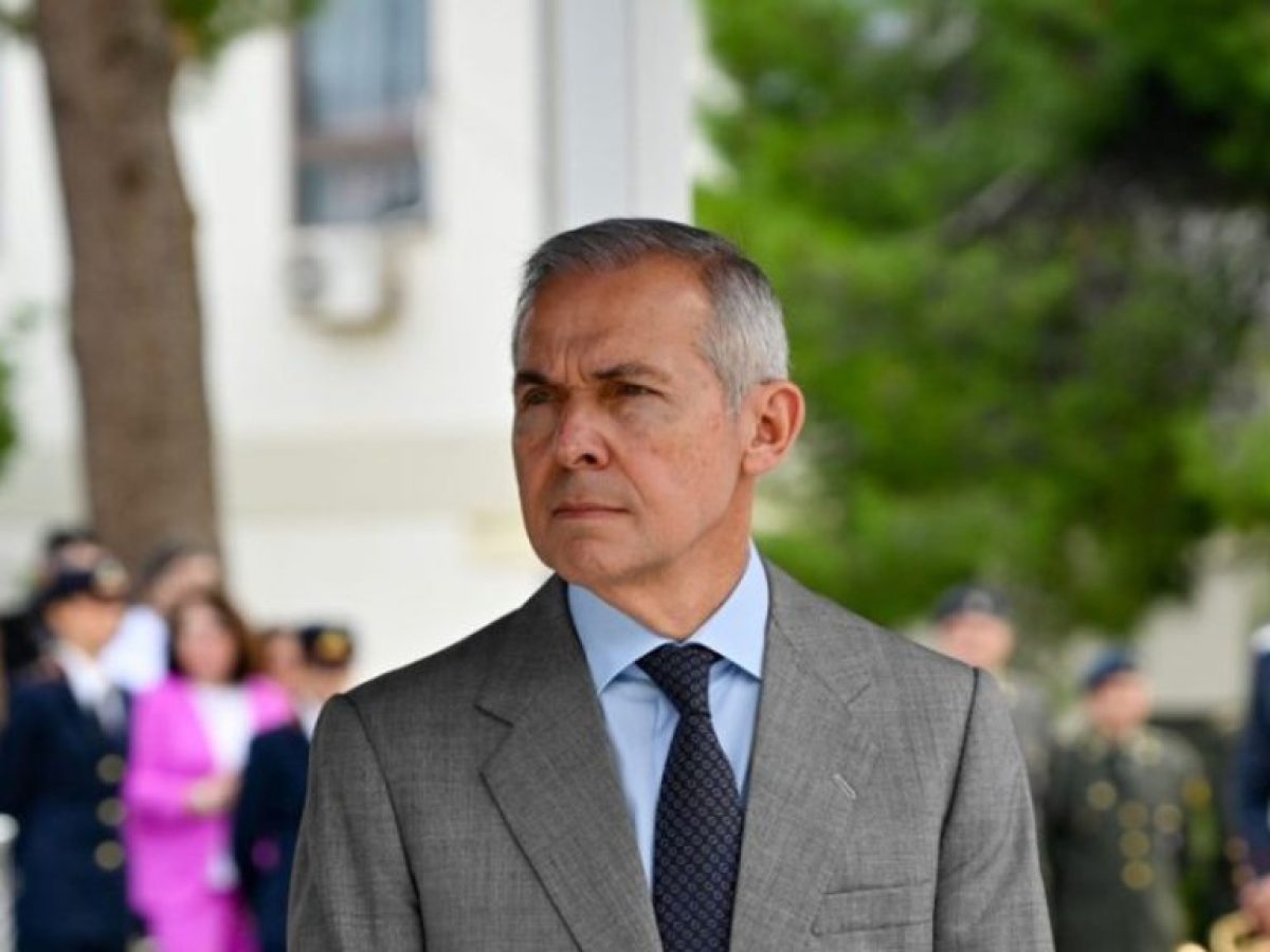 Με απόφαση του ΥΦΕΘΑ Θανάση Δαβάκη καθορίζονται οι Άγονες Ειδικότητες Στρατιωτικών Ιατρών