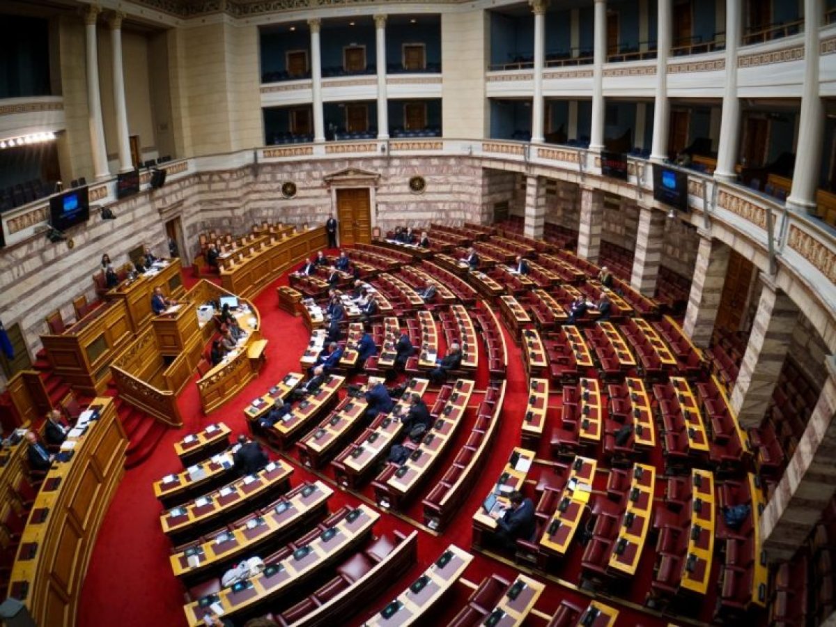 Με τις ψήφους της ΝΔ «πέρασε» το νομοσχέδιο Κεραμέως για τις ΣΣΕ – Την Πέμπτη συζητείται στην Ολομέλεια