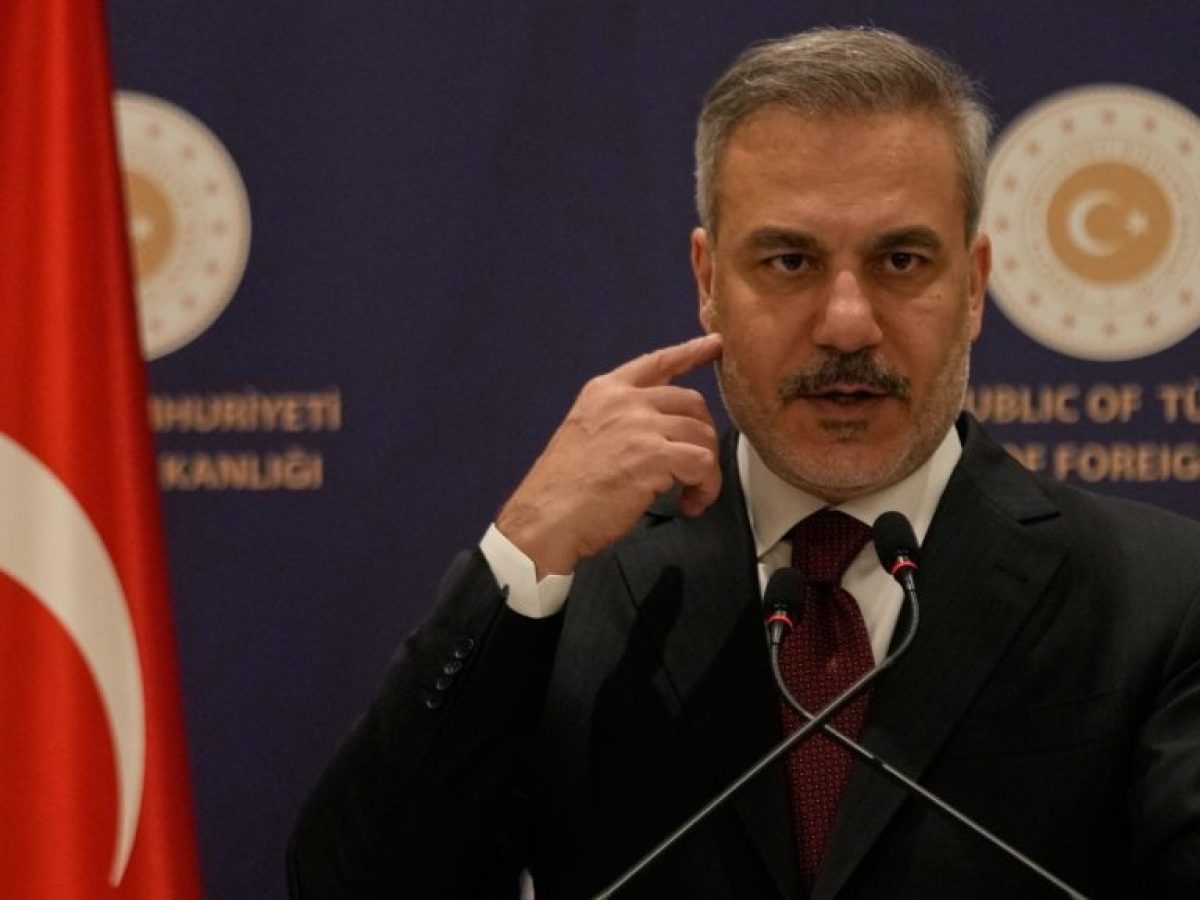 Με τον Δένδια τα έβαλε ο Φιντάν