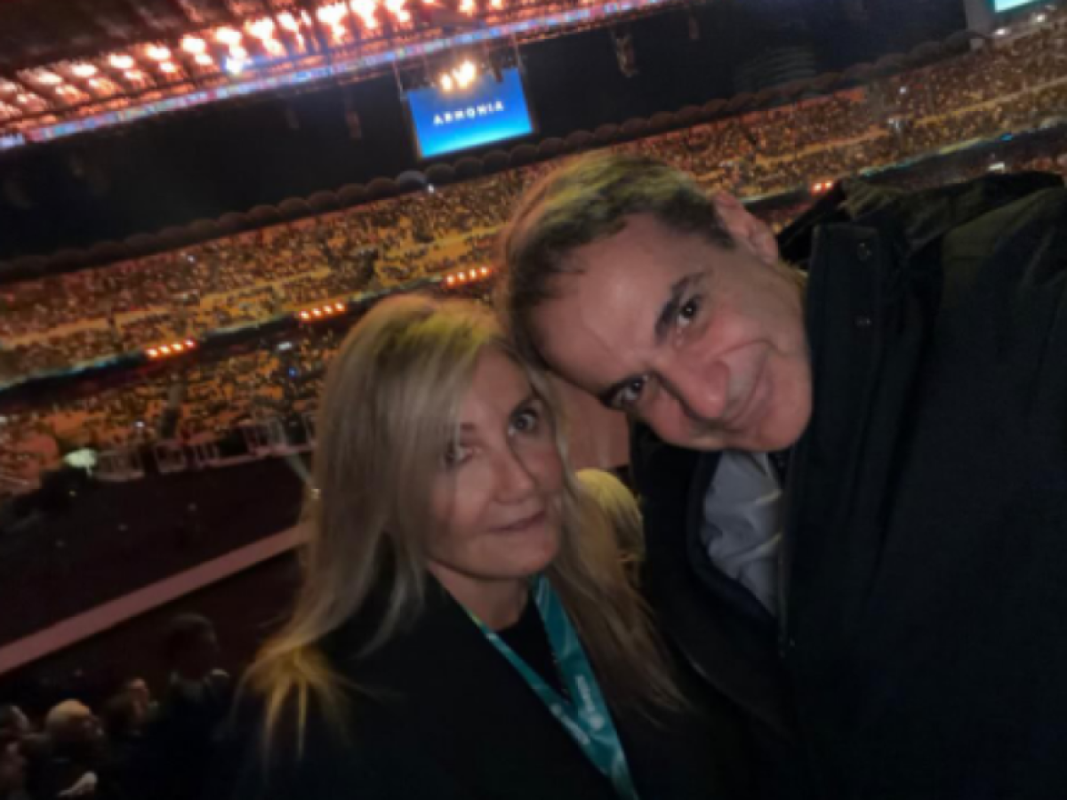 Μιλάνο: Ο Κυριάκος Μητσοτάκης και η Μαρέβα στην τελετή έναρξης των χειμερινών Ολυμπιακών Αγώνων