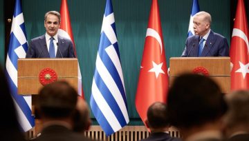 &Mu;&eta;&tau;&sigma;&omicron;&tau;ά&kappa;&eta;&sigmaf; &ndash; &Epsilon;&rho;&nu;&tau;&omicron;&gamma;ά&nu; &xi;&alpha;&nu;ά &sigma;&tau;&omicron; ί&delta;&iota;&omicron; &tau;&rho;&alpha;&pi;έ&zeta;&iota;: &laquo;&Chi;&omega;&rho;ί&sigmaf; &mu;&epsilon;&sigma;&omicron;&lambda;&alpha;&beta;&eta;&tau;έ&sigmaf;&raquo; &kappa;&alpha;&iota; &mu;&epsilon; &phi;ό&nu;&tau;&omicron; &tau;&omicron; &Alpha;&iota;&gamma;&alpha;ί&omicron;
