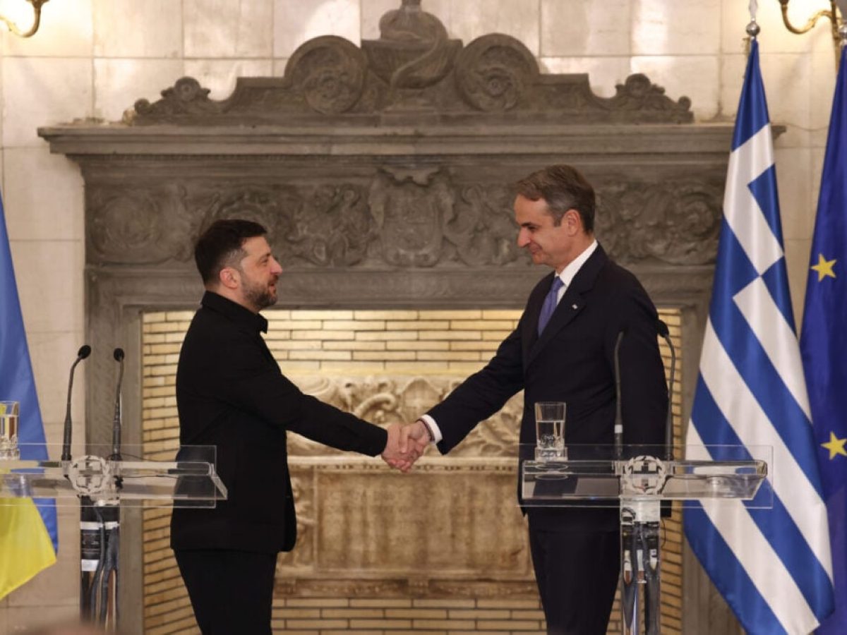 Μητσοτάκης για τα τέσσερα χρόνια από την εισβολή του Πούτιν: Ακλόνητη η στήριξή μας στην Ουκρανία