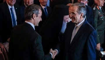 Μητσοτάκης κατά Σαμαρά για θαλάσσια οικόπεδα: «Μην ταράζονται οι επαγγελματίες ανησυχούντες»