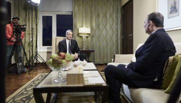 &Mu;&eta;&tau;&sigma;&omicron;&tau;ά&kappa;&eta;&sigmaf;: &Pi;&alpha;&gamma;&kappa;ό&sigma;&mu;&iota;&omicron;&iota; &kappa;&alpha;&nu;ό&nu;&epsilon;&sigmaf; &gamma;&iota;&alpha; &tau;&eta;&nu; &Alpha;&Iota; &kappa;&alpha;&iota; &nu;έ&alpha; ώ&theta;&eta;&sigma;&eta; &sigma;&tau;&eta; &sigma;&tau;&rho;&alpha;&tau;&eta;&gamma;&iota;&kappa;ή &sigma;&chi;έ&sigma;&eta; &Epsilon;&lambda;&lambda;ά&delta;&alpha;&sigmaf;&ndash;&Iota;&nu;&delta;ί&alpha;&sigmaf;