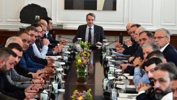 &Mu;&eta;&tau;&sigma;&omicron;&tau;ά&kappa;&eta;&sigmaf; &sigma;&epsilon; &kappa;&tau;&eta;&nu;&omicron;&tau;&rho;ό&phi;&omicron;&upsilon;&sigmaf;: &Alpha;&delta;&iota;&alpha;&pi;&rho;&alpha;&gamma;&mu;ά&tau;&epsilon;&upsilon;&tau;&eta; &pi;&rho;&omicron;&tau;&epsilon;&rho;&alpha;&iota;ό&tau;&eta;&tau;&alpha; &eta; &sigma;&tau;ή&rho;&iota;&xi;&eta; &tau;&eta;&sigmaf; &epsilon;&lambda;&lambda;&eta;&nu;&iota;&kappa;ή&sigmaf; &kappa;&tau;&eta;&nu;&omicron;&tau;&rho;&omicron;&phi;ί&alpha;&sigmaf;