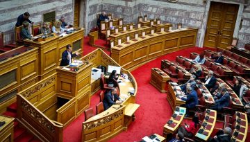 &laquo;&Nu;&alpha; &pi;&upsilon;&rho;&omicron;&beta;&omicron;&lambda;&omicron;ύ&nu;&tau;&alpha;&iota; ό&sigma;&omicron;&iota; &mu;&pi;&alpha;ί&nu;&omicron;&upsilon;&nu; &pi;&alpha;&rho;ά&nu;&omicron;&mu;&alpha; &sigma;&tau;&eta; &chi;ώ&rho;&alpha;&raquo;: &Tau;&alpha; ό&sigma;&alpha; &alpha;&pi;ί&sigma;&tau;&epsilon;&upsilon;&tau;&alpha; &alpha;&kappa;&omicron;ύ&sigma;&tau;&eta;&kappa;&alpha;&nu; &sigma;&tau;&eta; &Beta;&omicron;&upsilon;&lambda;ή &mu;&epsilon;&tau;ά &tau;&eta;&nu; &tau;&rho;&alpha;&gamma;&omega;&delta;ί&alpha; &sigma;&tau;&eta; &Chi;ί&omicron;