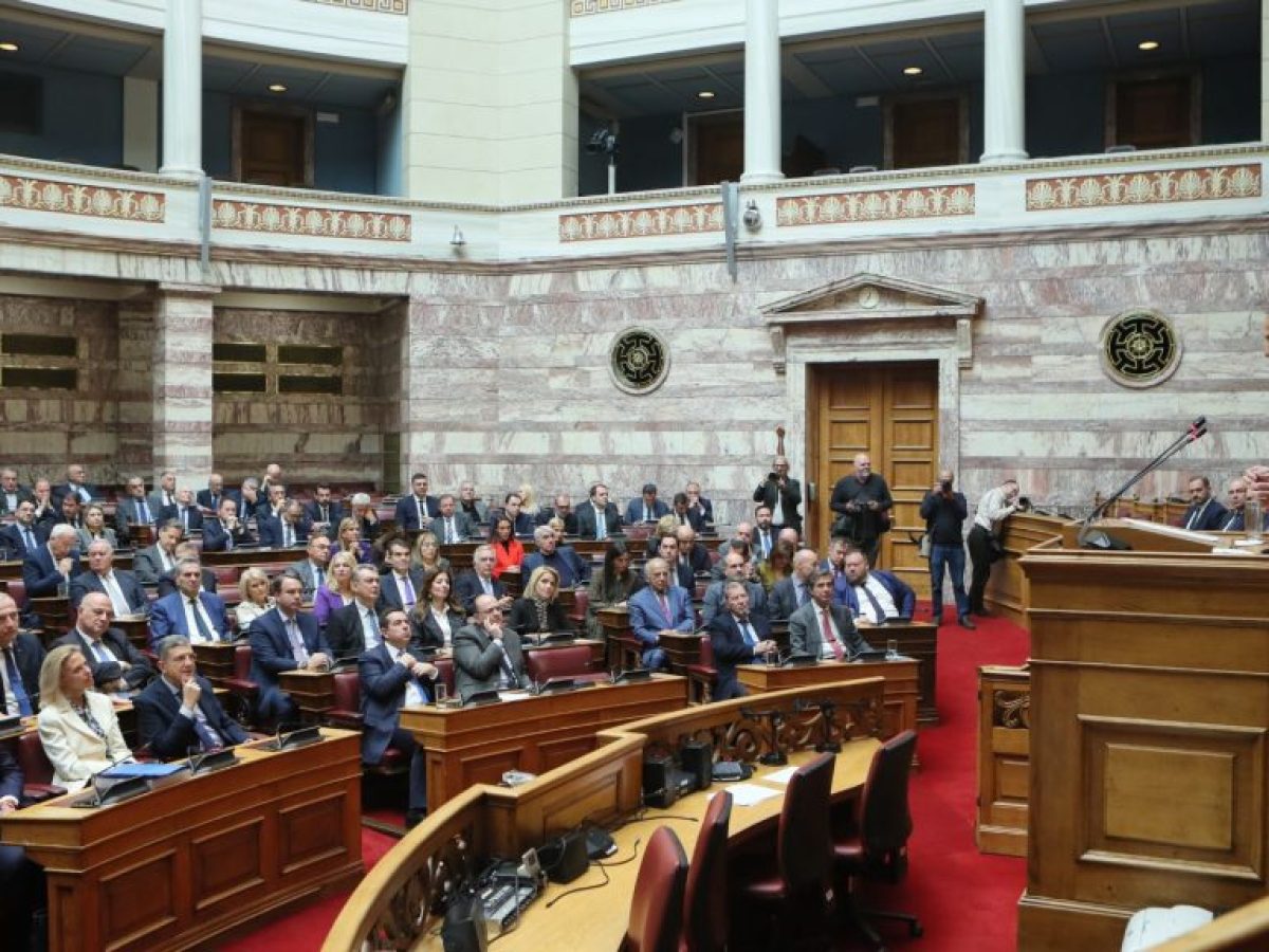 ΝΔ: Μαίνεται η εσωτερική αναταραχή με επίκεντρο τον Δένδια, αυξάνονται οι εκ δεξιών «σαμαρικές» πιέσεις