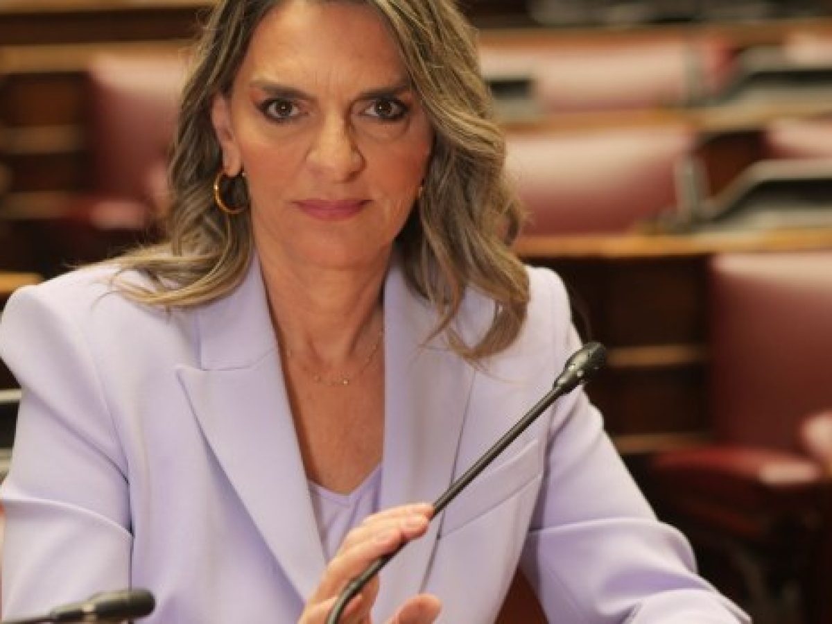 &Nu;έ&alpha; &Alpha;&rho;&iota;&sigma;&tau;&epsilon;&rho;ά: &Nu;έ&alpha; &epsilon;&kappa;&pi;&rho;ό&sigma;&omega;&pi;&omicron;&sigmaf; &Tau;ύ&pi;&omicron;&upsilon; &eta; &Pi;έ&tau;&eta; &Pi;έ&rho;&kappa;&alpha; &ndash; &Gamma;&rho;&alpha;&mu;&mu;&alpha;&tau;έ&alpha;&sigmaf; &tau;&eta;&sigmaf; &Kappa;&omicron;&iota;&nu;&omicron;&beta;&omicron;&upsilon;&lambda;&epsilon;&upsilon;&tau;&iota;&kappa;ή&sigmaf; &Omicron;&mu;ά&delta;&alpha;&sigmaf; &omicron; &Delta;&eta;&mu;ή&tau;&rho;&eta;&sigmaf; &Tau;&zeta;&alpha;&nu;&alpha;&kappa;ό&pi;&omicron;&upsilon;&lambda;&omicron;&sigmaf;