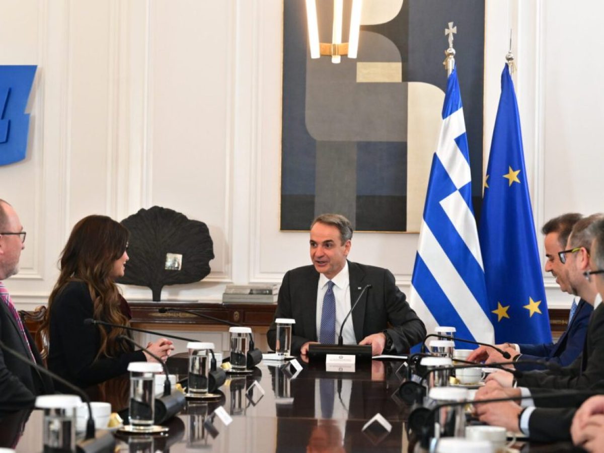 Νέα φάση για την έρευνα υδρογονανθράκων στην Ελλάδα! Υπογραφές στο Μαξίμου με Chevron–Helleniq Energy για Νότια Πελοπόννη