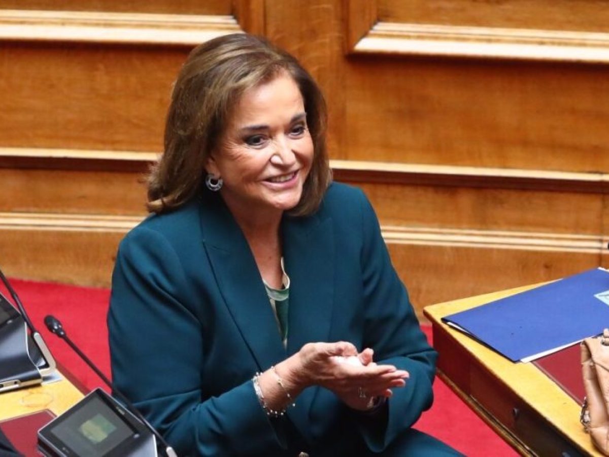 Ντόρα Μπακογιάννη για την μάχη της με τον καρκίνο: «Σκέφτηκα “άμα πεθάνεις, τι θα γίνουν τα παιδιά σου”»