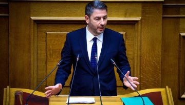 Ο αλγόριθμος του ΠΑΣΟΚ, η Φιλοθέη και ο… Λοβέρδος
