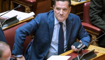 &Omicron; &Gamma;&epsilon;&omega;&rho;&gamma;&iota;ά&delta;&eta;&sigmaf; &kappa;&alpha;&tau;έ&theta;&epsilon;&sigma;&epsilon; &mu;ή&nu;&upsilon;&sigma;&eta; &kappa;&alpha;&tau;ά &tau;&eta;&sigmaf; &Kappa;&omega;&nu;&sigma;&tau;&alpha;&nu;&tau;&omicron;&pi;&omicron;ύ&lambda;&omicron;&upsilon;: &laquo;&Eta; &Delta;&eta;&mu;&omicron;&kappa;&rho;&alpha;&tau;ί&alpha; &theta;&alpha; &alpha;&nu;&tau;&iota;&sigma;&tau;&alpha;&theta;&epsilon;ί &sigma;&tau;&eta;&nu; &tau;&omicron;&xi;&iota;&kappa;ό&tau;&eta;&tau;ά &tau;&eta;&sigmaf;&raquo; (&Beta;ί&nu;&tau;&epsilon;&omicron;)
