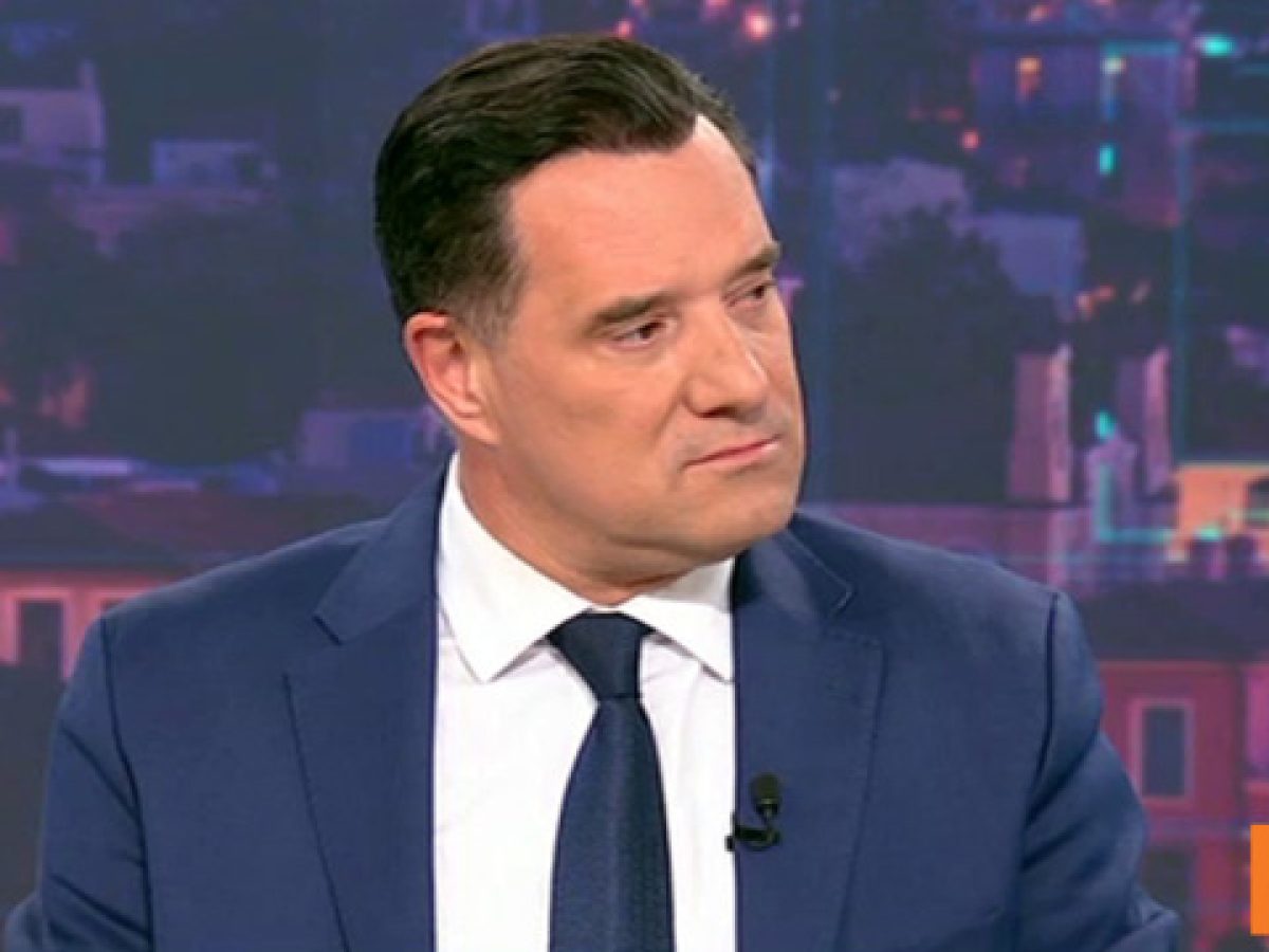 Ο Γεωργιάδης πήγε στο Κρατικό Νίκαιας με μανικετόκουμπα των ΗΠΑ: «Όταν πας να συναντήσεις τον Δράκουλα, δεν βάζεις σταυρό